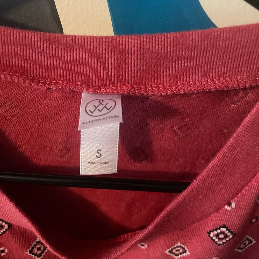 Red Patterned Crop Top - Picture 2 of 3
